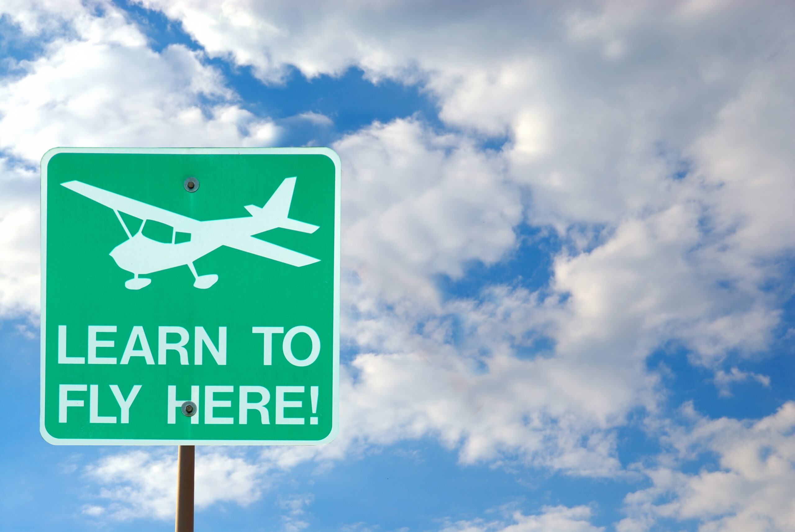 How We Ranked These Flight Schools