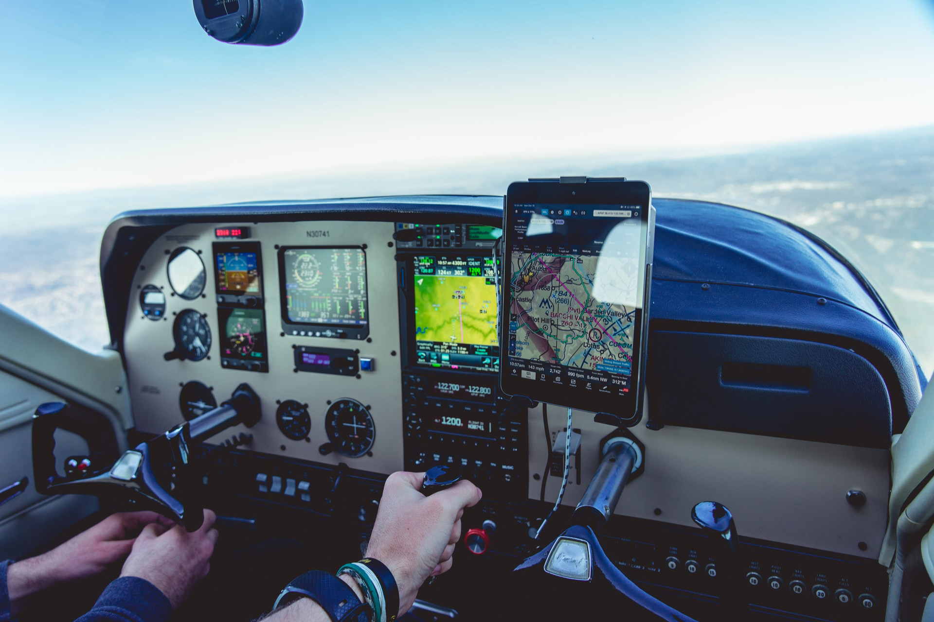 Q2 Avionics Sales Increase Nearly 12 Percent