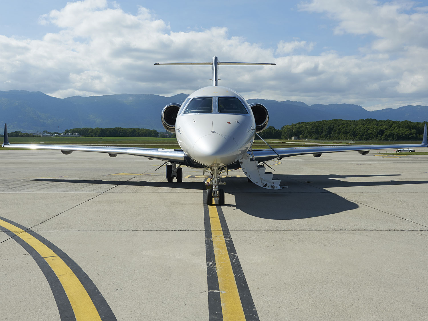 Embraer Begins Deliveries of Legacy 450